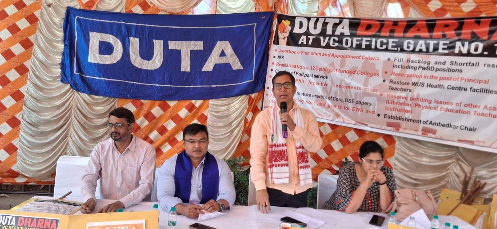DUTA DHARNA AT VC OFFICE, GATE NO. 1